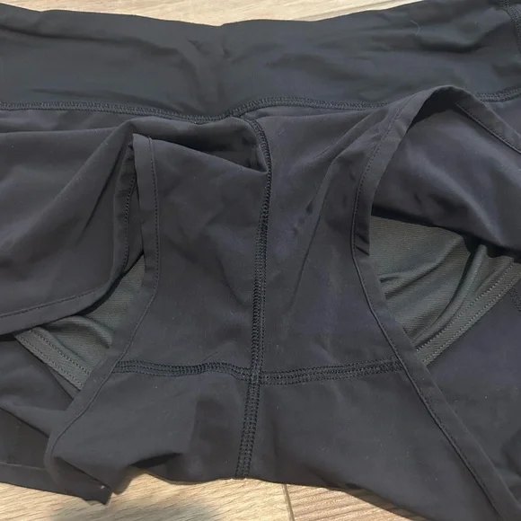 Lululemon Speed Short 4-way Stretch, Size 8 - Picture 10 of 10